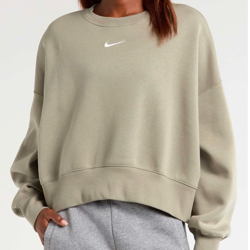 Nike Women's Green Cropped Crewneck Sweatshirt